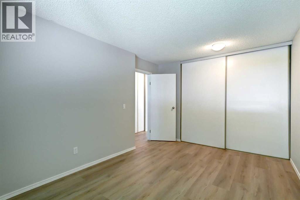 #37 3015 51 Street SW - 17