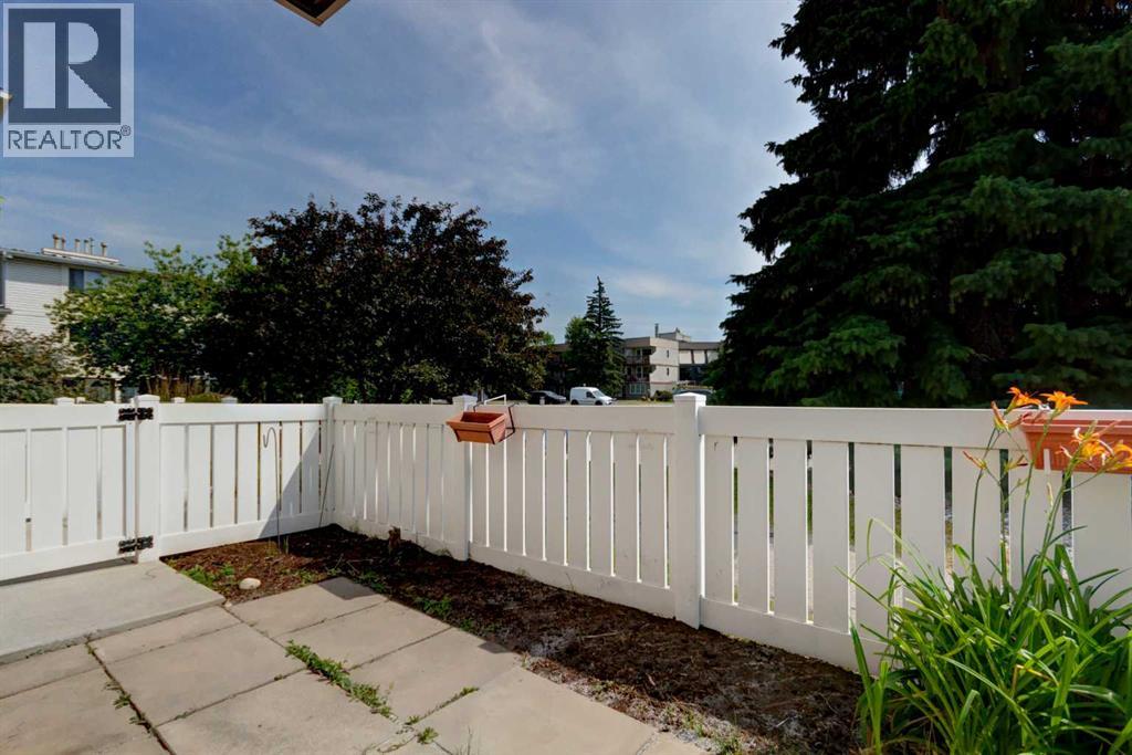 #37 3015 51 Street SW - 25