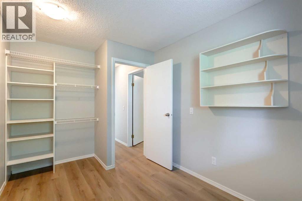 #37 3015 51 Street SW - 22