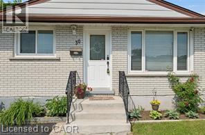 30 KIMBERLY Road Unit# UPPER UNIT — photo 3