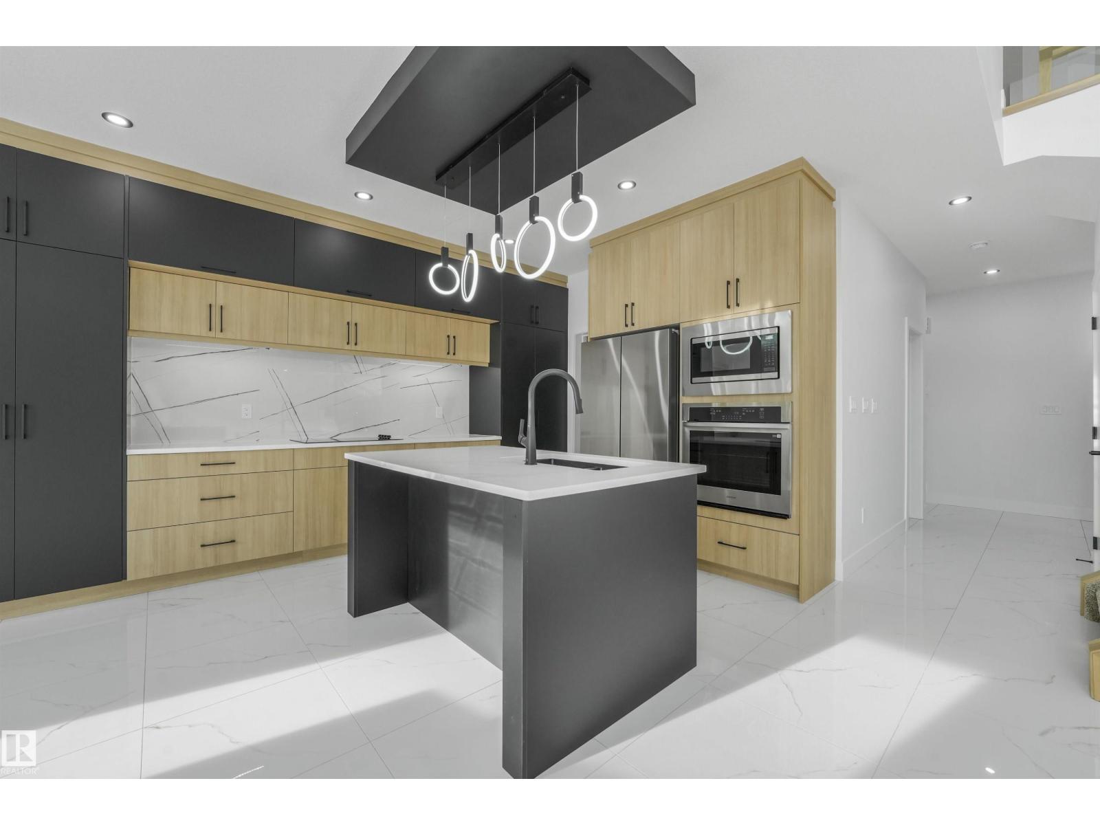 3033 7A Avenue SW - 12