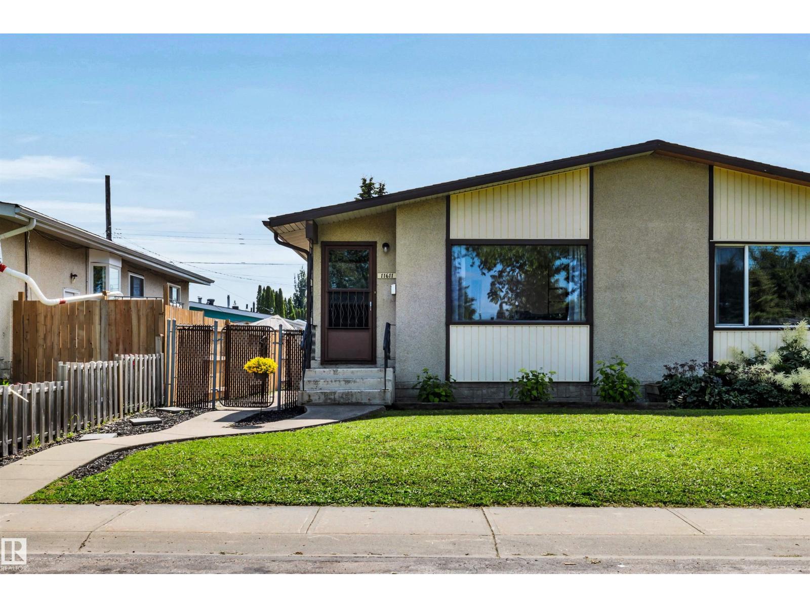 11611 137 Avenue NW - Photo 33