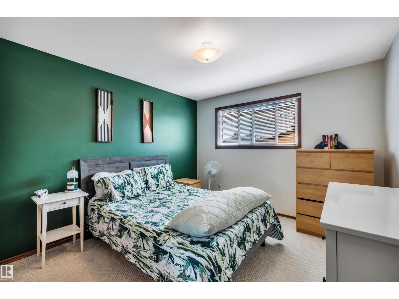 11611 137 Avenue NW - Photo 15