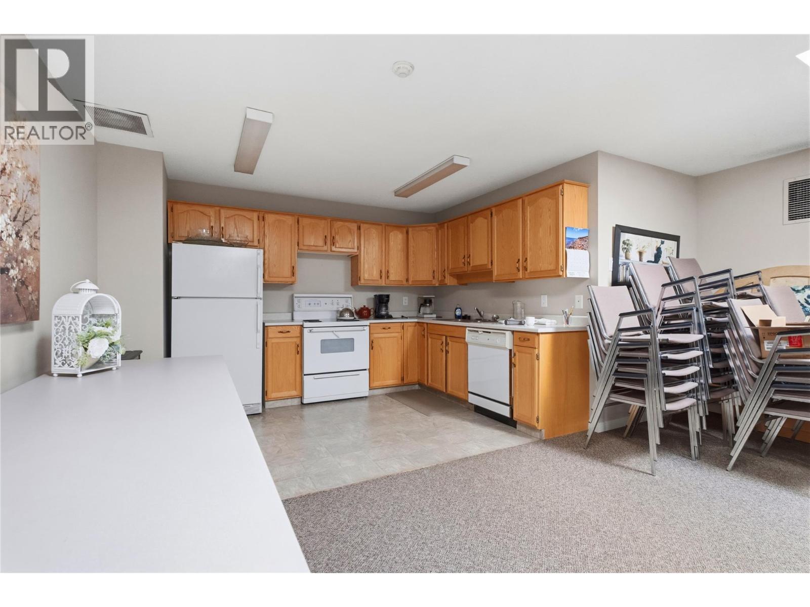#102 1055 Lawrence Avenue - 44
