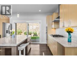 Primary Bedroom - 2562 Crown Crest Drive, West Kelowna, BC V4T3K4 Photo 13