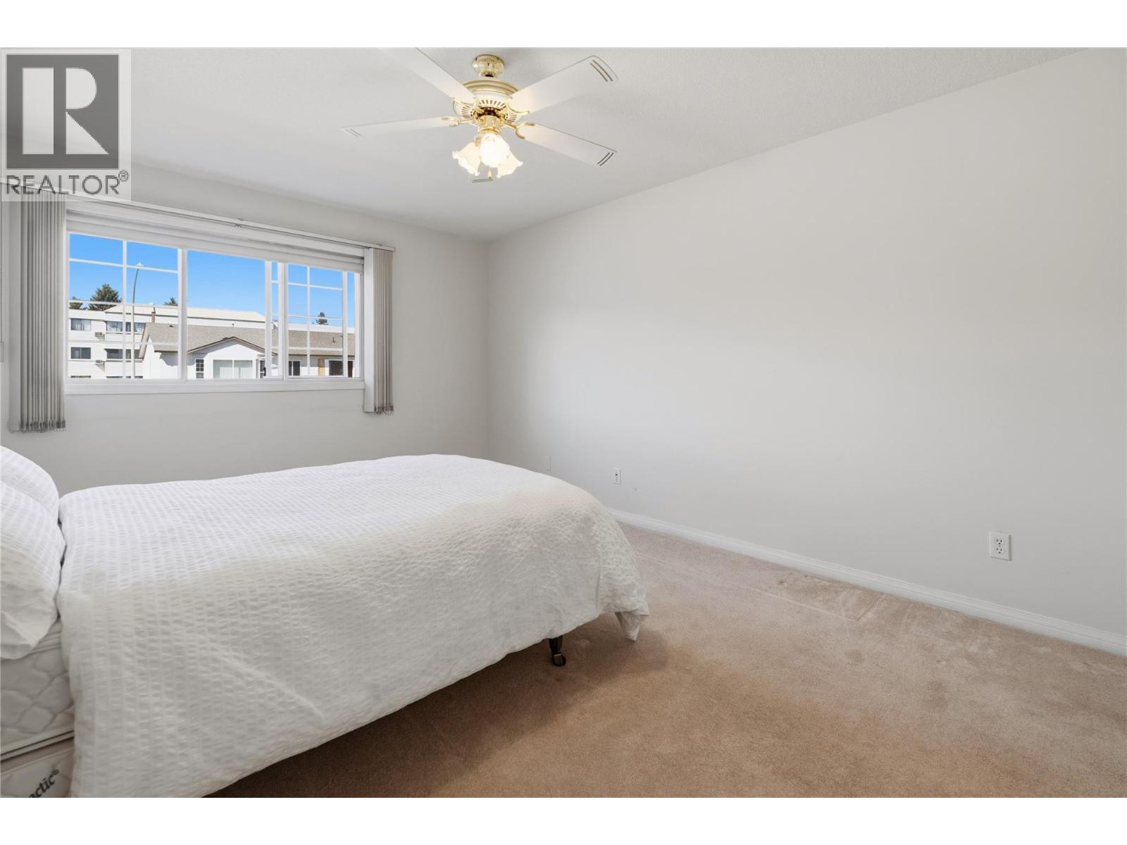 #102 1055 Lawrence Avenue - 42