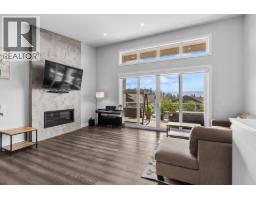 Kitchen - 2562 Crown Crest Drive, West Kelowna, BC V4T3K4 Photo 16