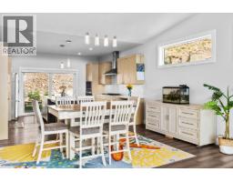 Kitchen - 2562 Crown Crest Drive, West Kelowna, BC V4T3K4 Photo 7