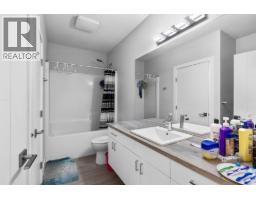 2562 Crown Crest Drive, West Kelowna, BC V4T3K4 Photo 41
