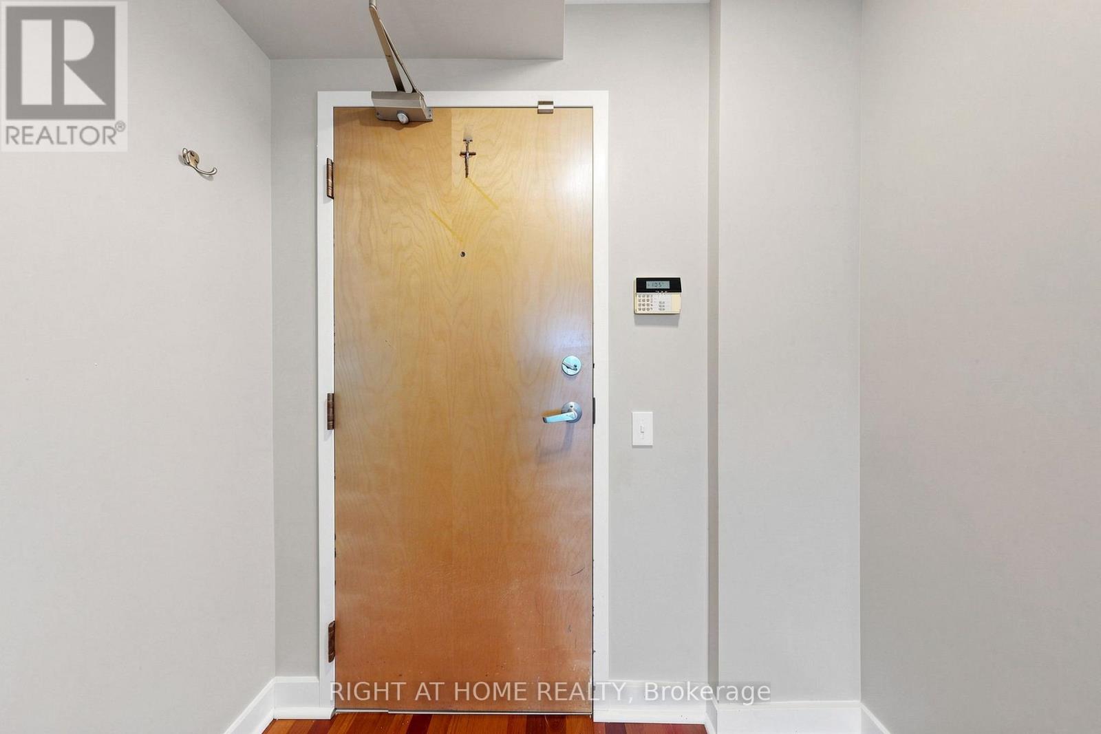 #501 77 LOMBARD STREET - Image 26