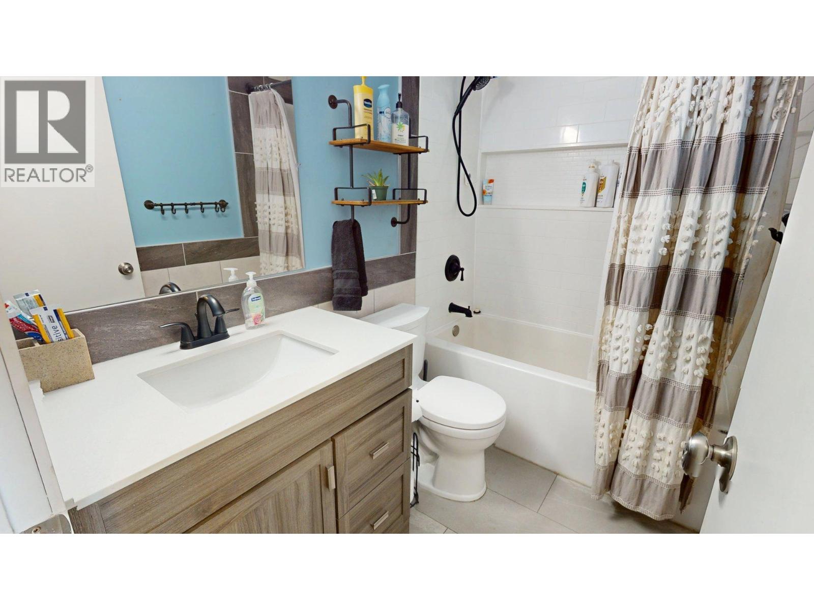 2405 Arbutus Street - 26
