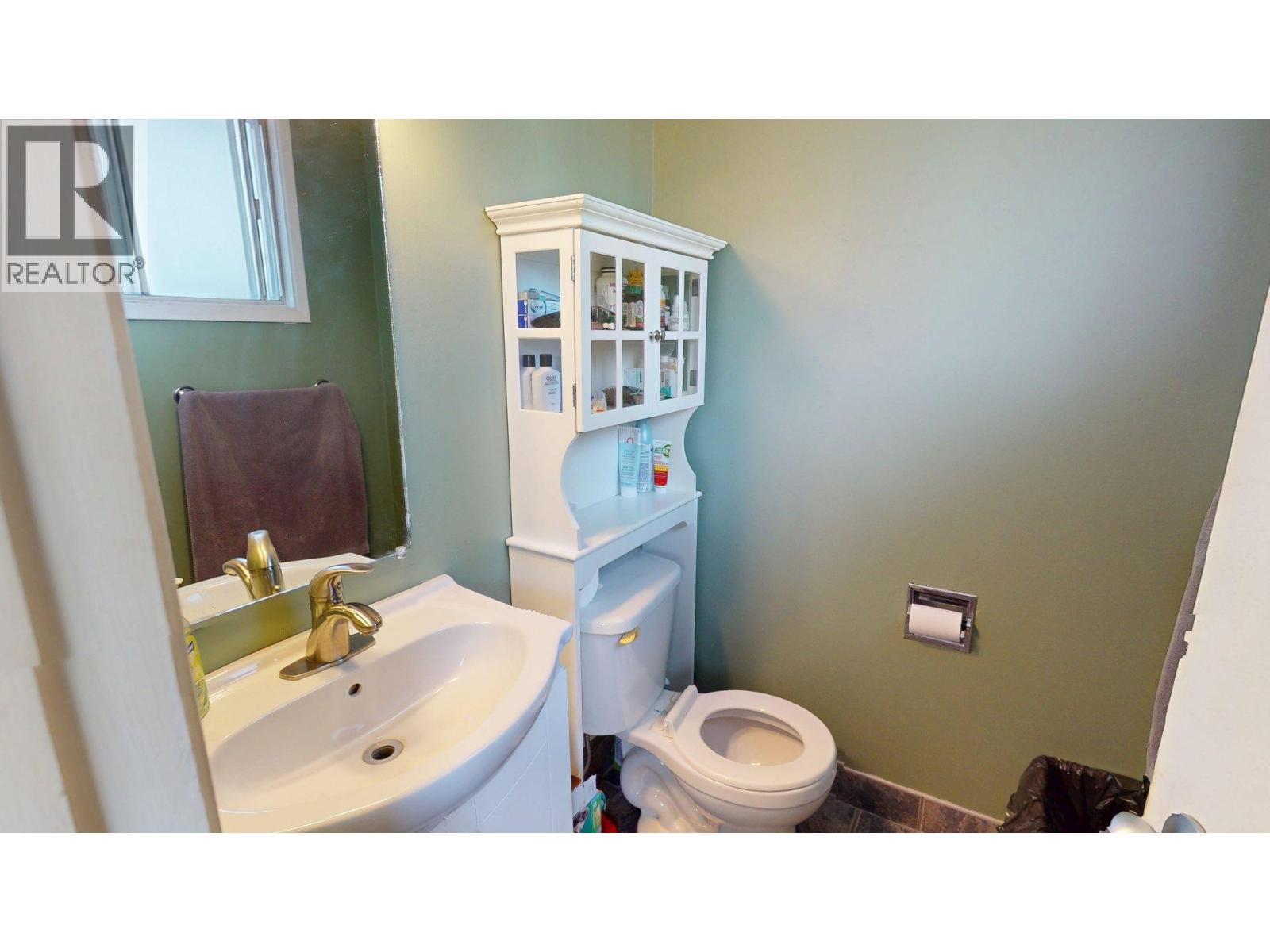 2405 Arbutus Street - 25