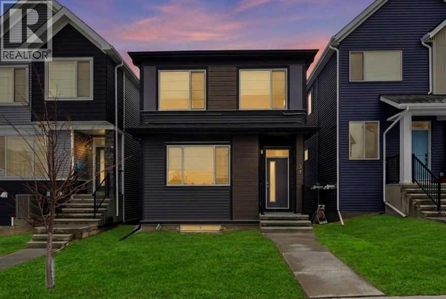34 Aquila Way NW, Glacier Ridge, Calgary photo 1
