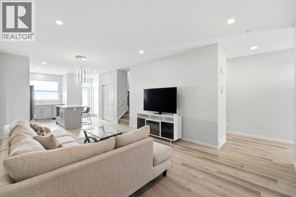 34 Aquila Way NW, Glacier Ridge, Calgary photo 5