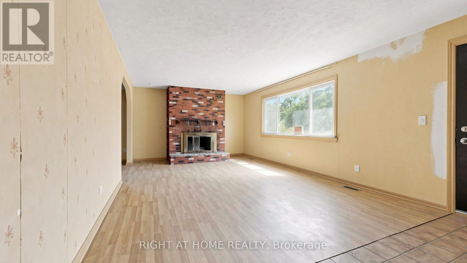 16558 HIGHWAY 48 - 18