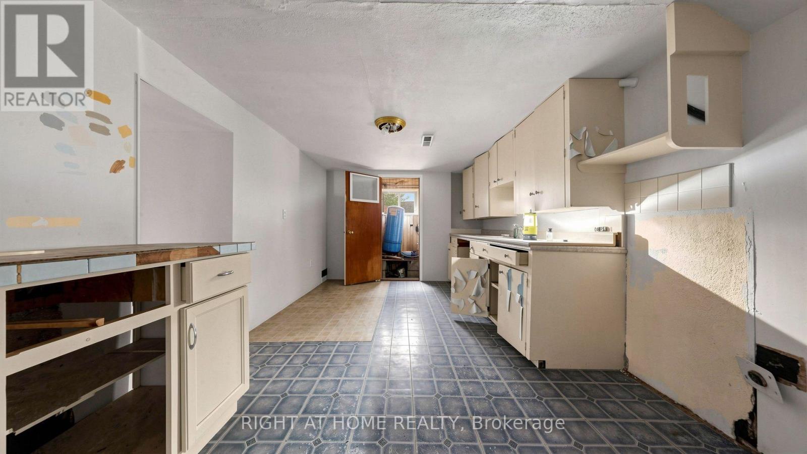 16558 HIGHWAY 48 - 34
