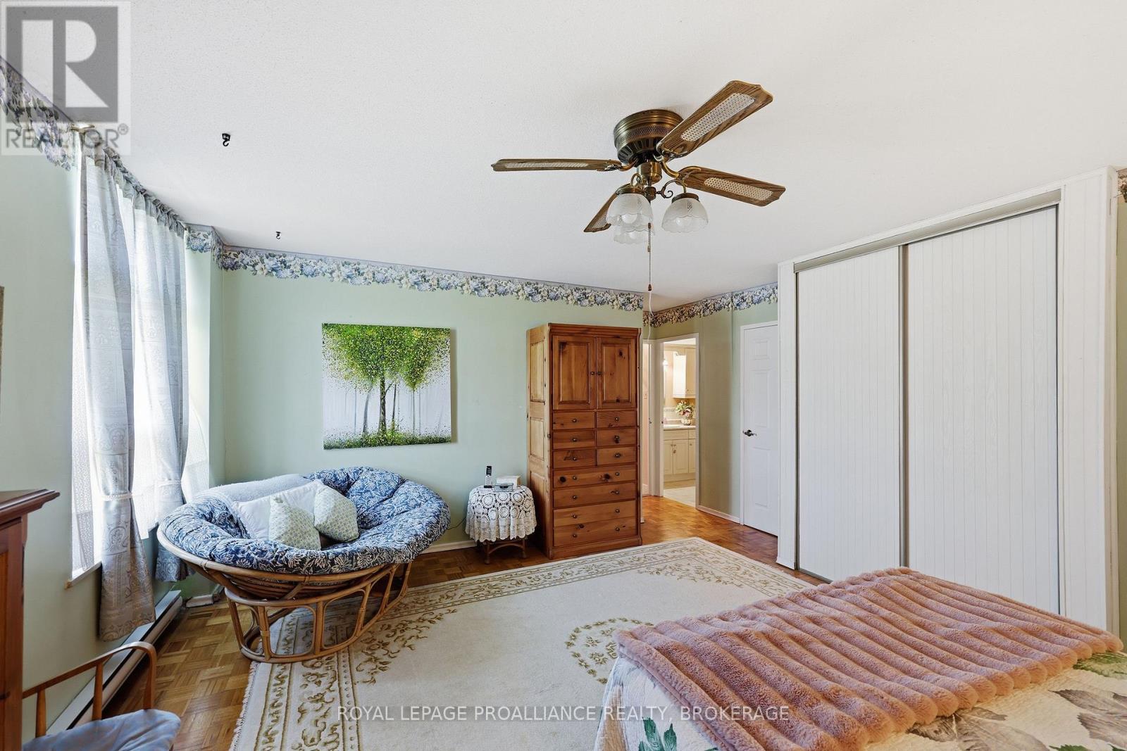 #806 2 MOWAT AVENUE - Image 31