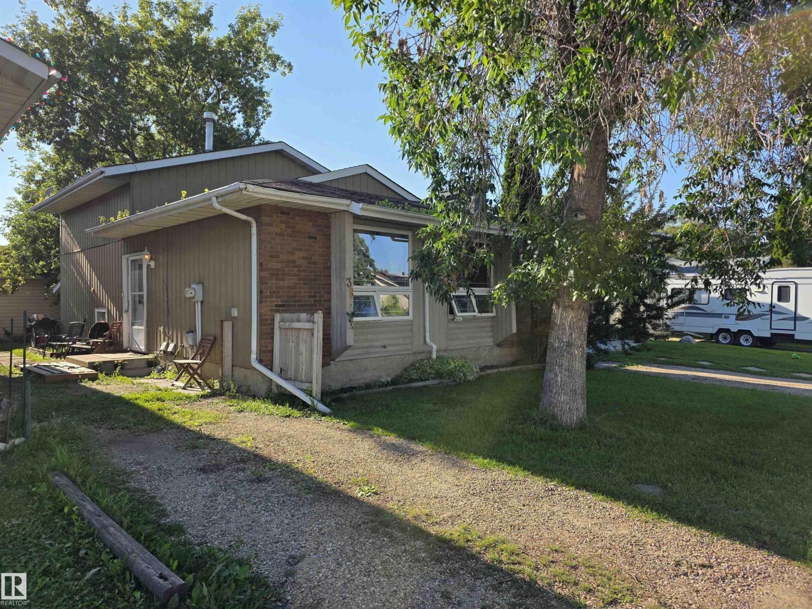 38 GREENWOOD DR, Grove Meadows, Spruce Grove photo 1