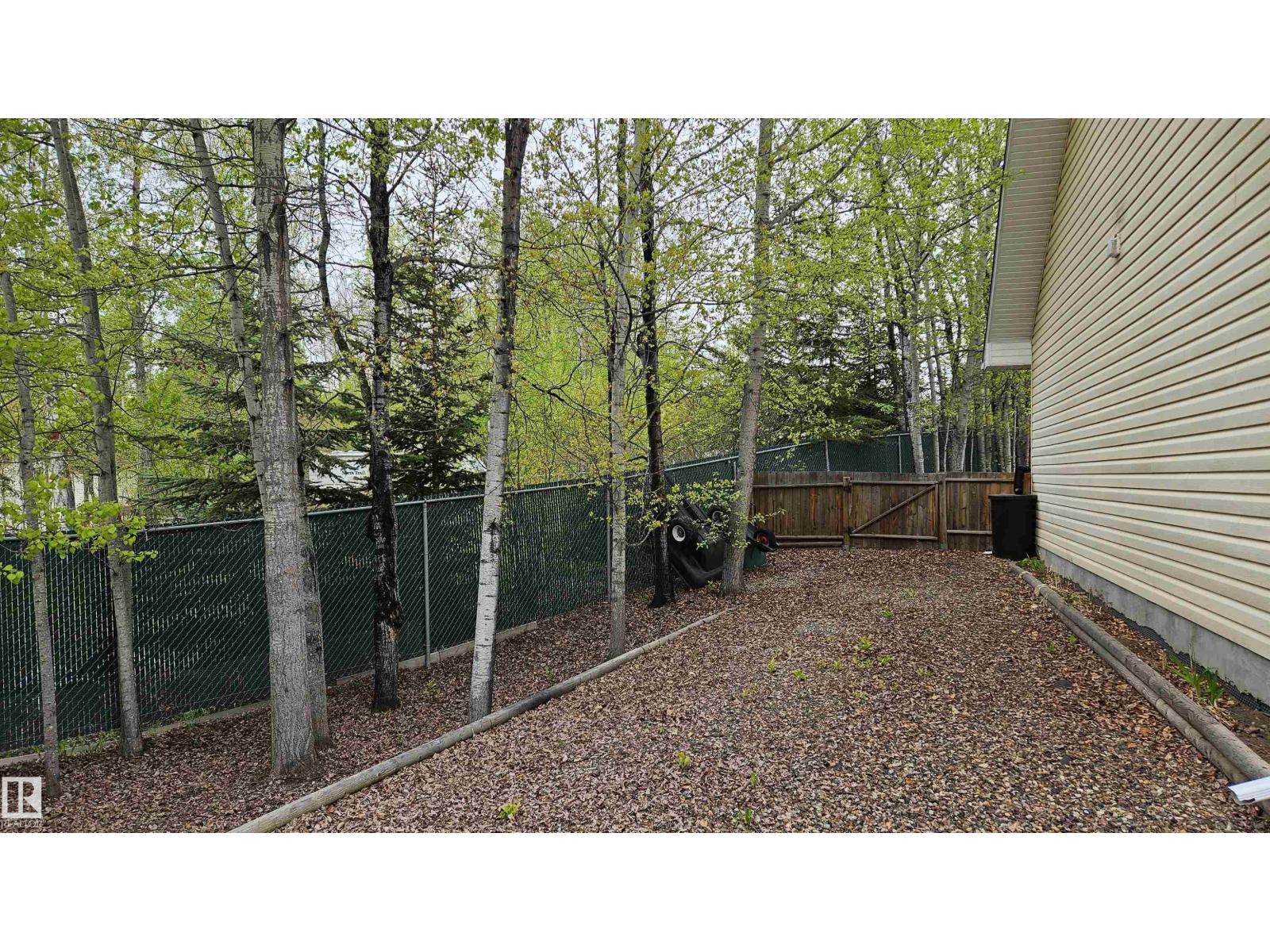 7 Andrew DR - 60