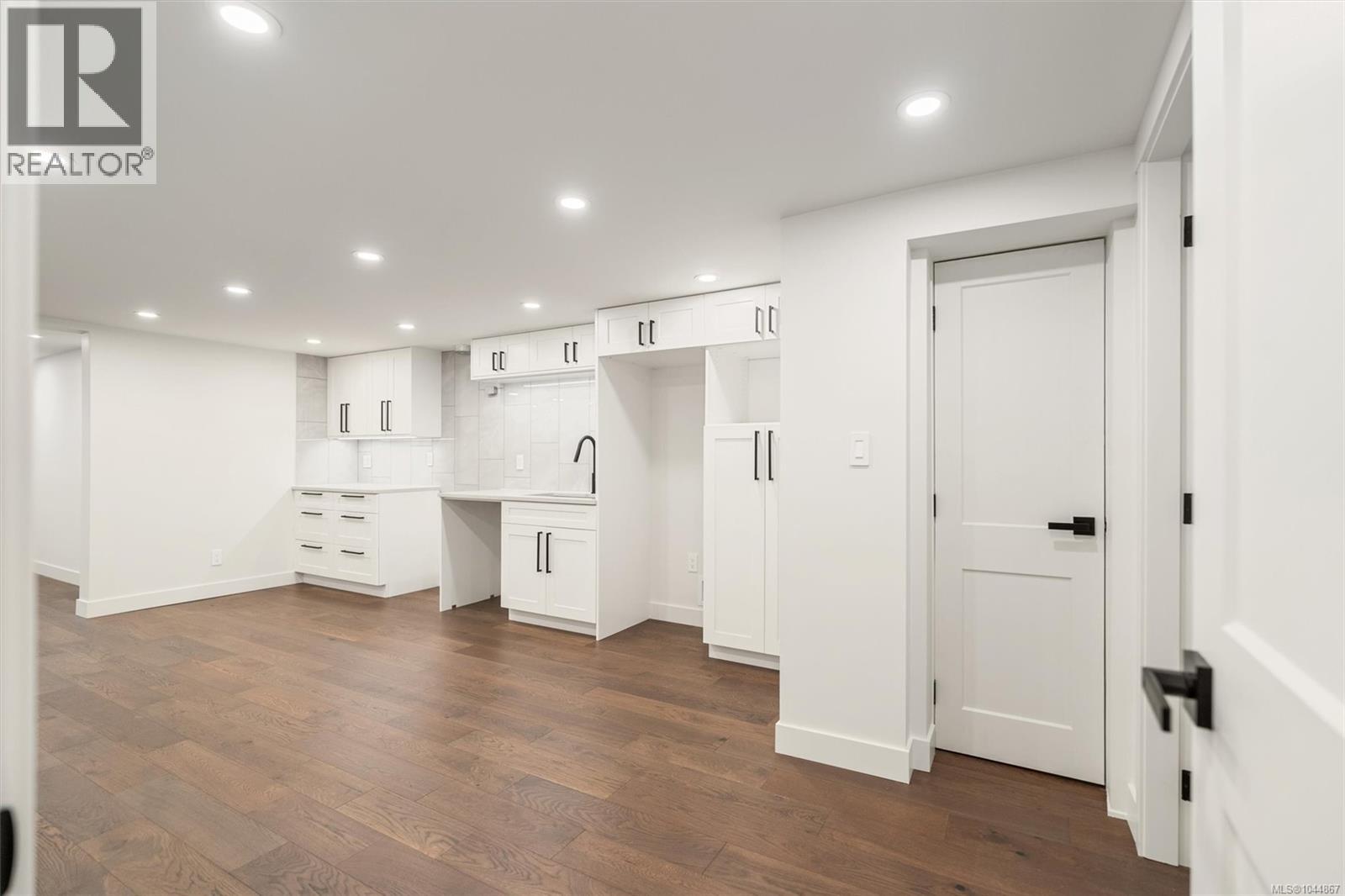 5281 Santa Clara Ave - 33