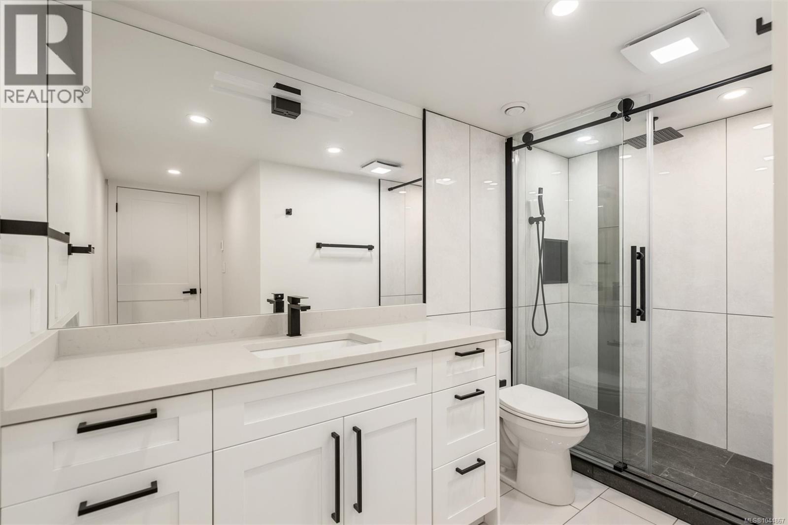  5281 Santa Clara Avenue, Saanich