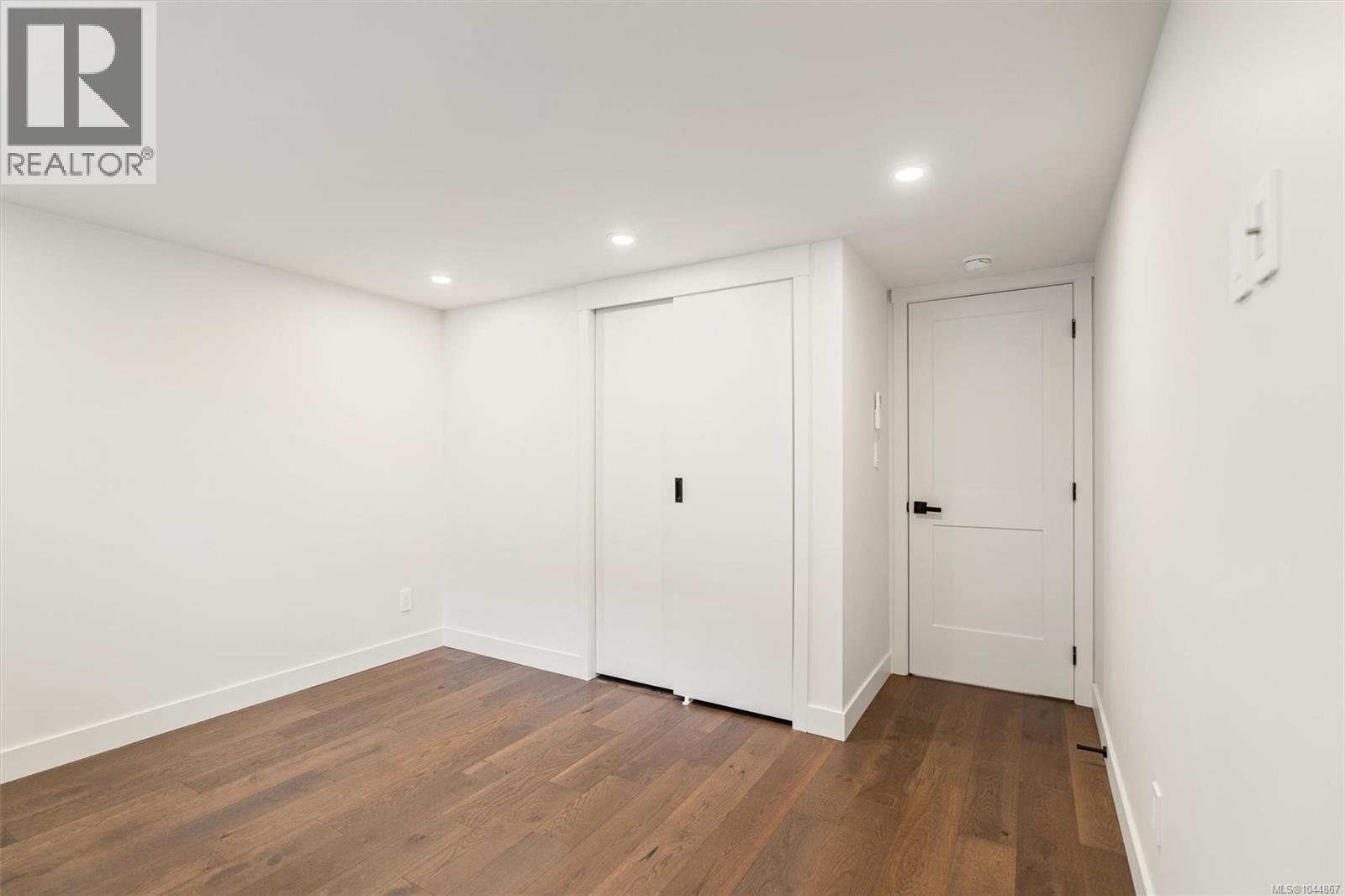  5281 Santa Clara Avenue, Saanich