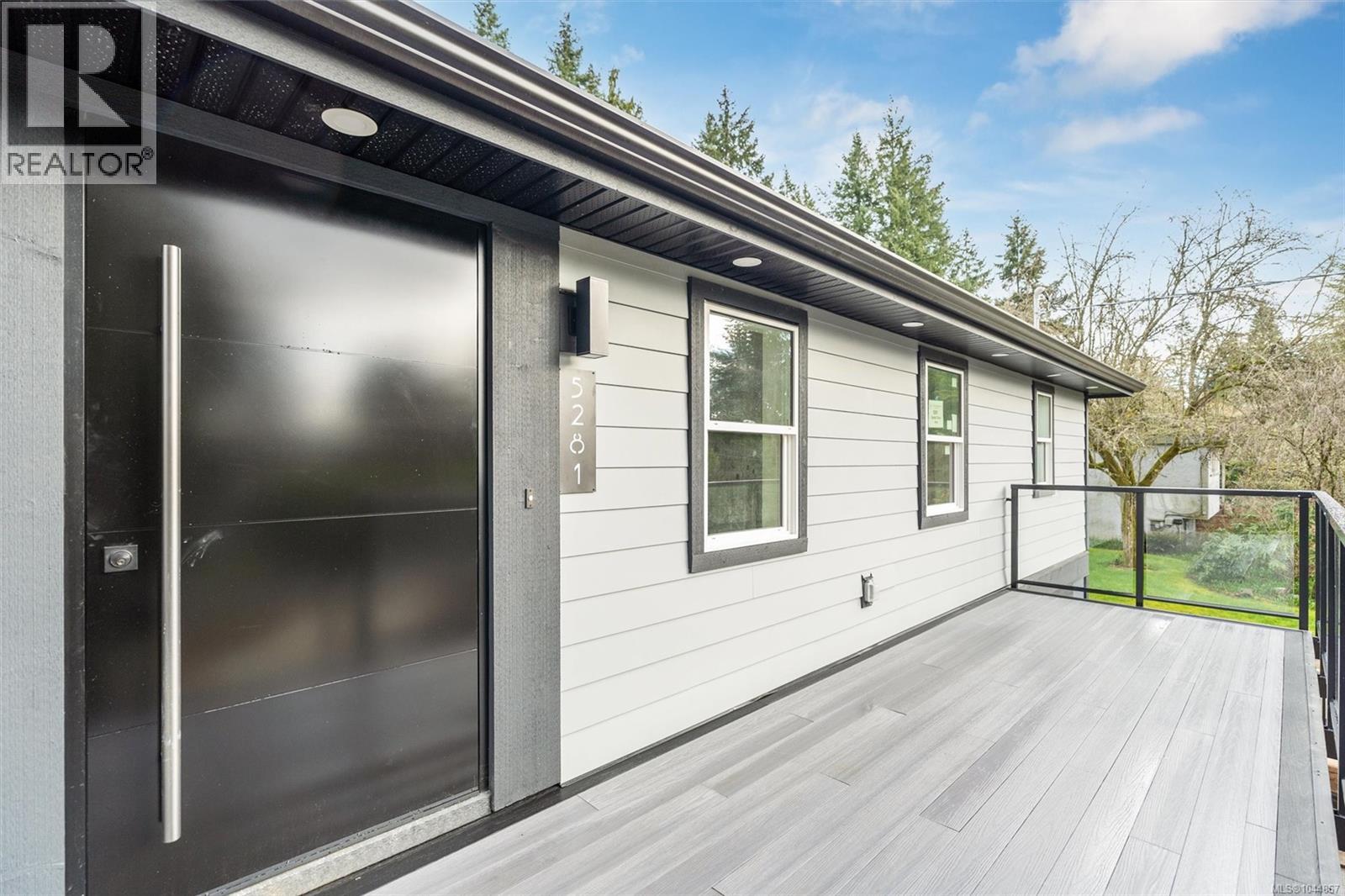  5281 Santa Clara Avenue, Saanich
