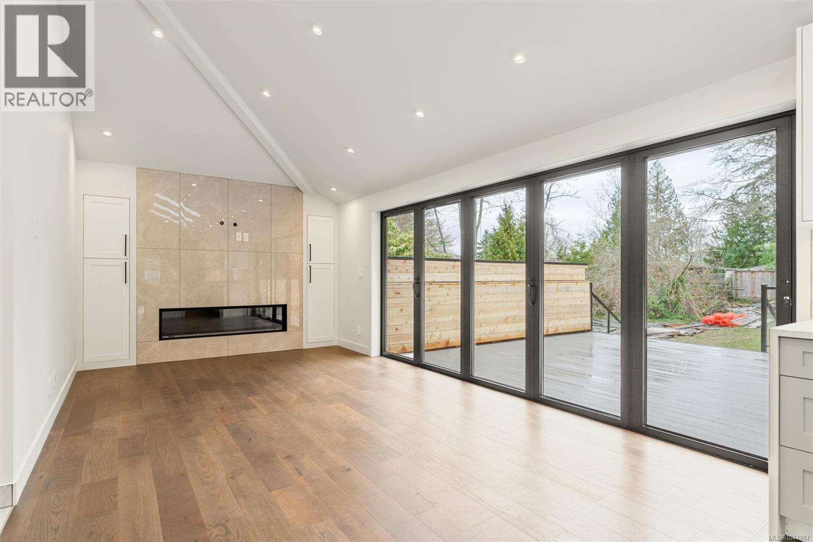  5281 Santa Clara Avenue, Saanich