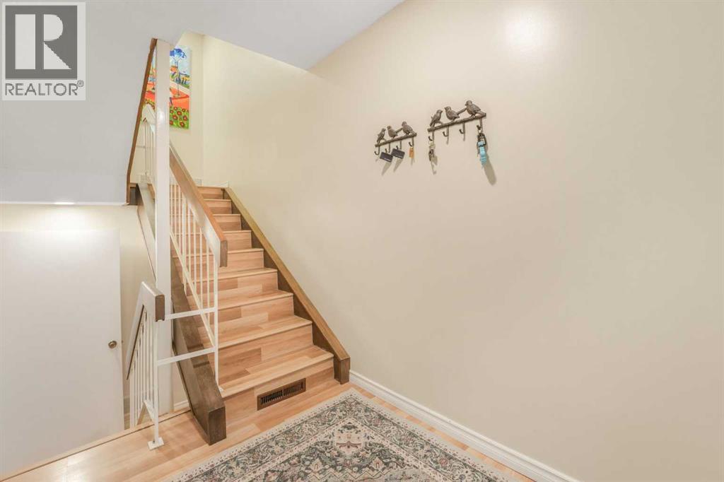 70 Brae Glen Lane SW, Braeside, Calgary photo 4