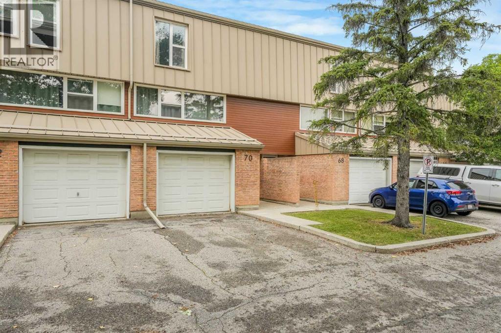 70 Brae Glen Lane SW, Braeside, Calgary photo 2