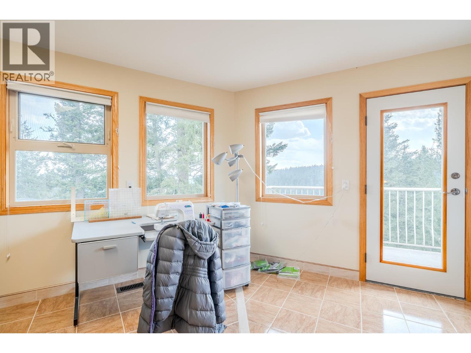 4882 GLOINNZUN CRESCENT, 108 Mile Ranch