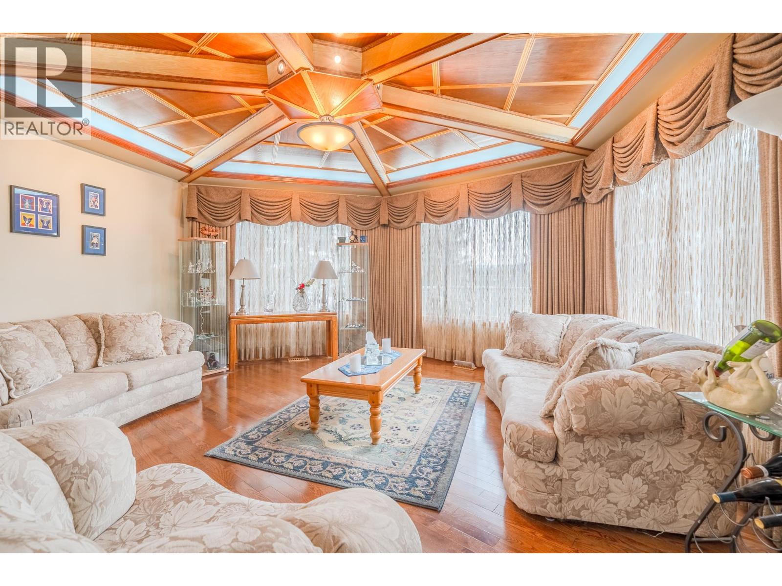 4882 GLOINNZUN CRESCENT, 108 Mile Ranch