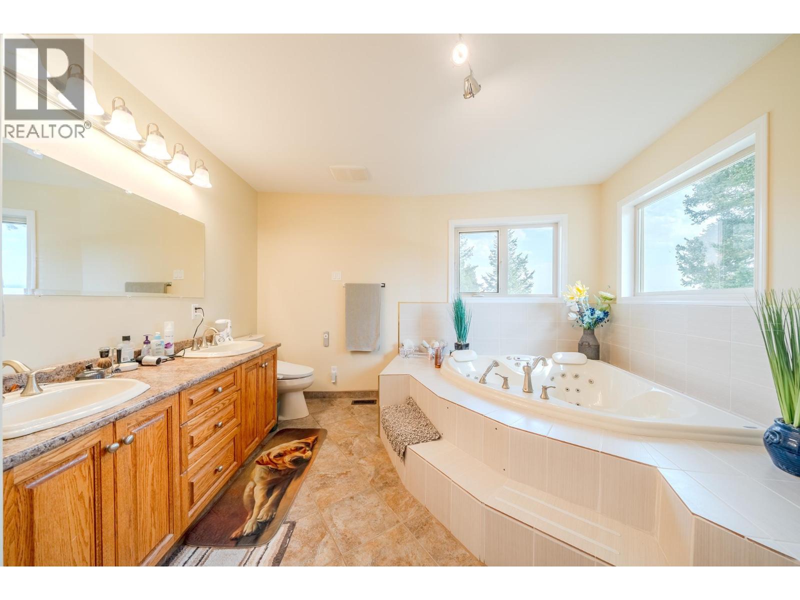 4882 GLOINNZUN CRESCENT - 21