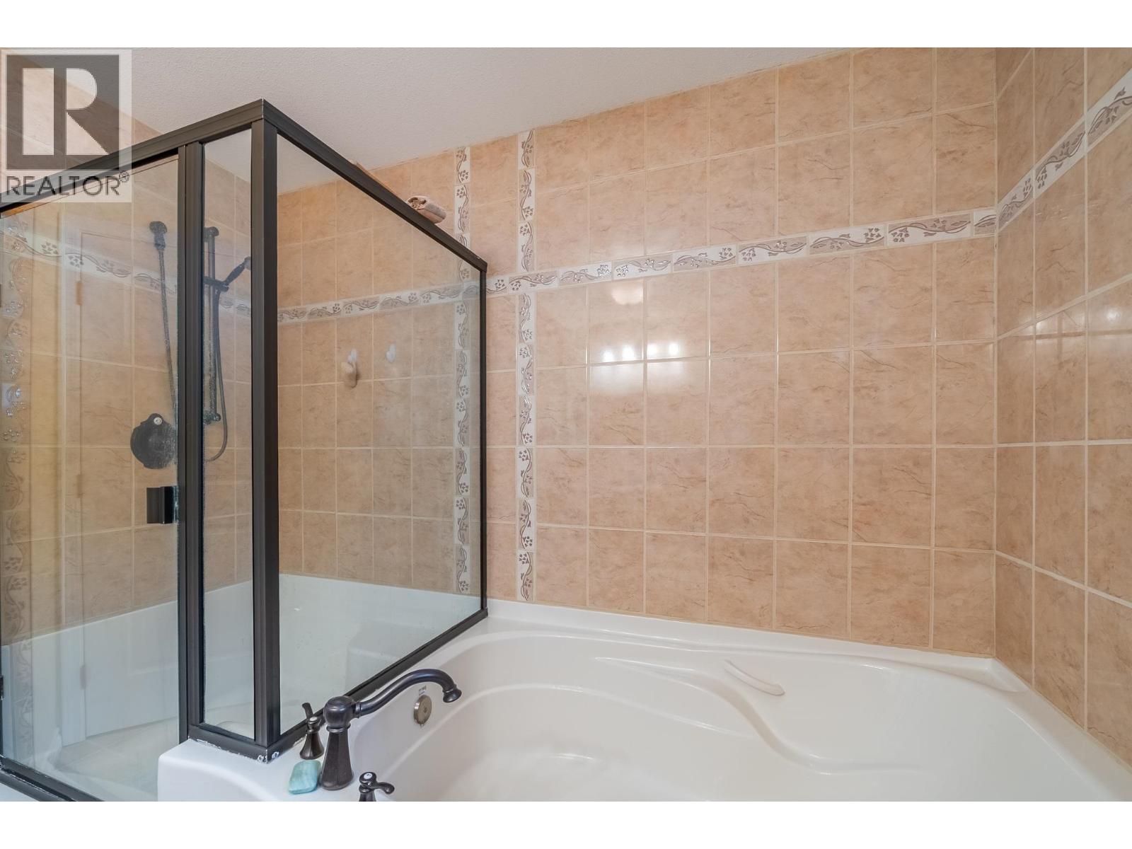 4882 GLOINNZUN CRESCENT, 108 Mile Ranch