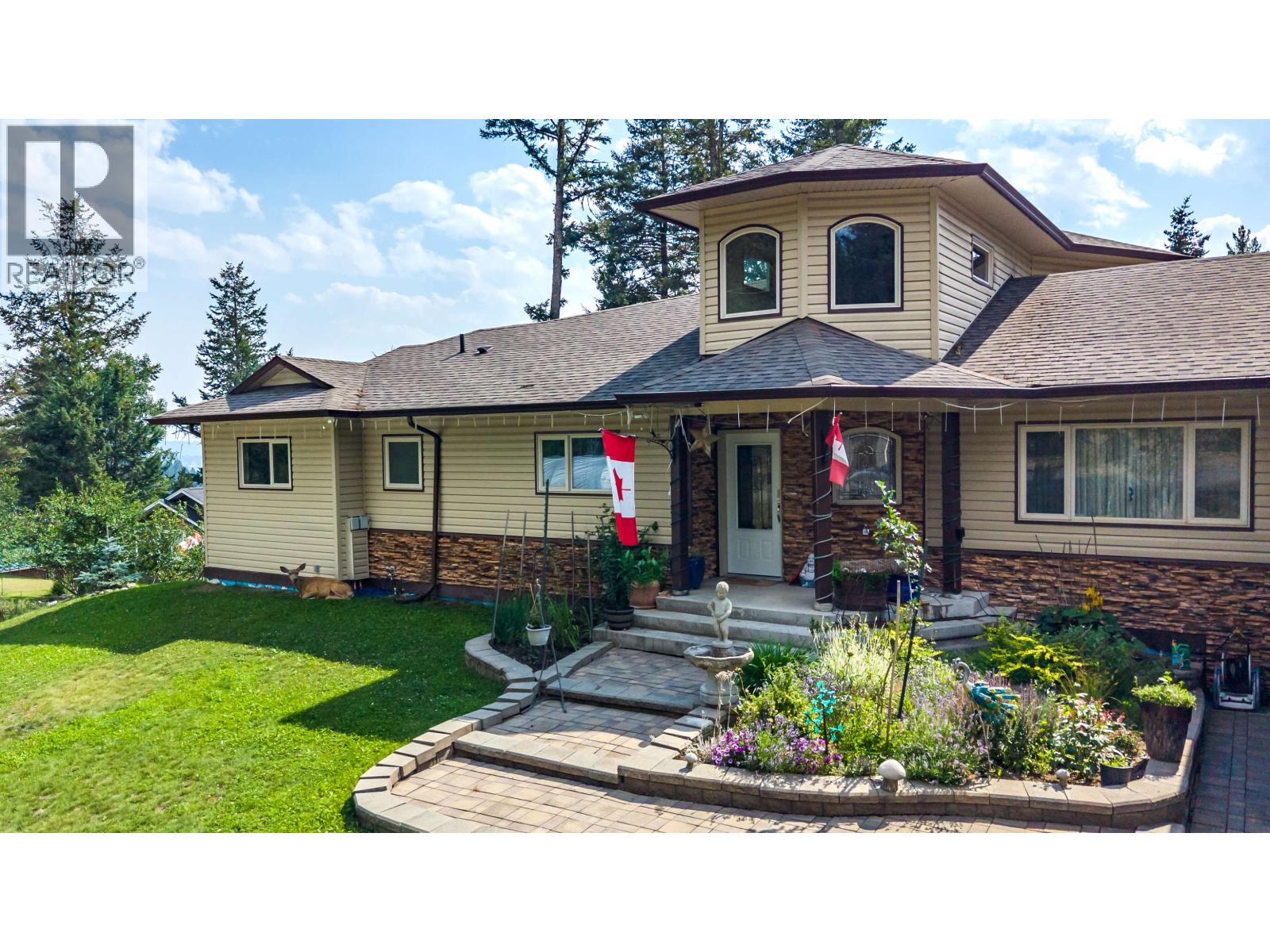 4882 GLOINNZUN CRESCENT, 108 Mile Ranch