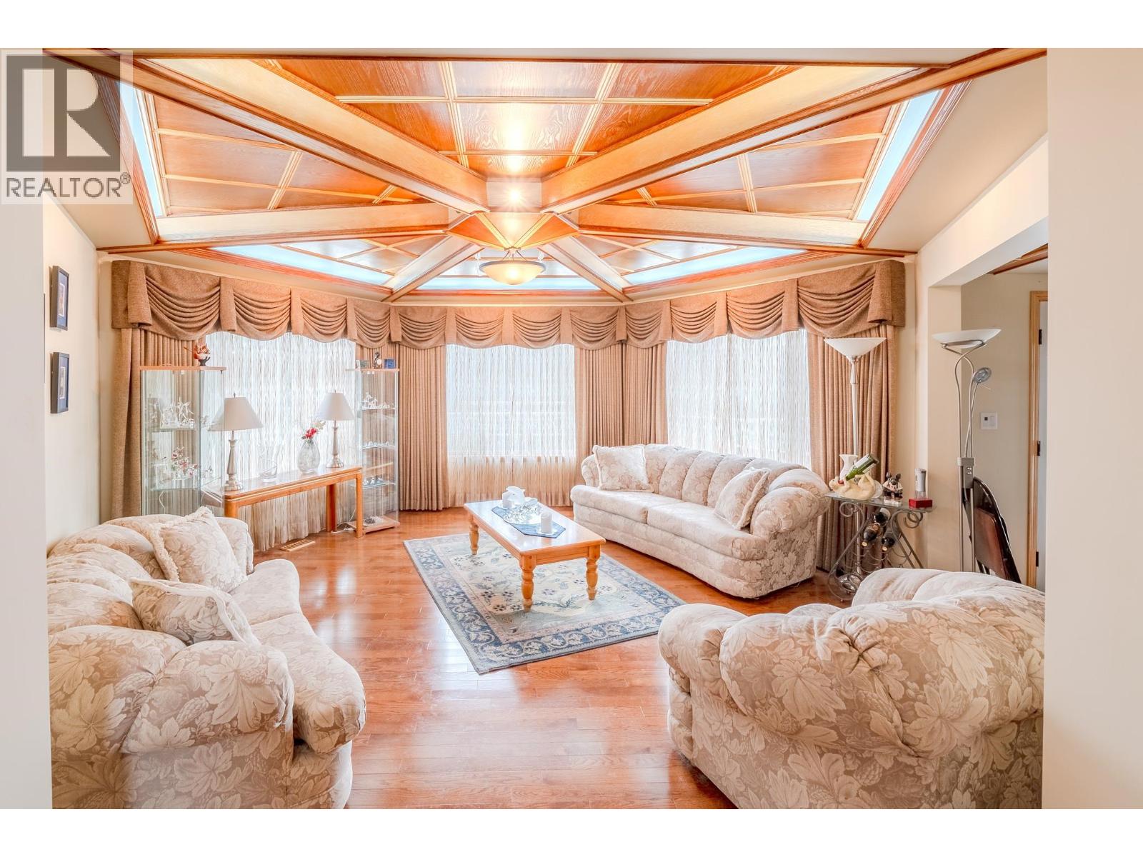 4882 GLOINNZUN CRESCENT, 108 Mile Ranch