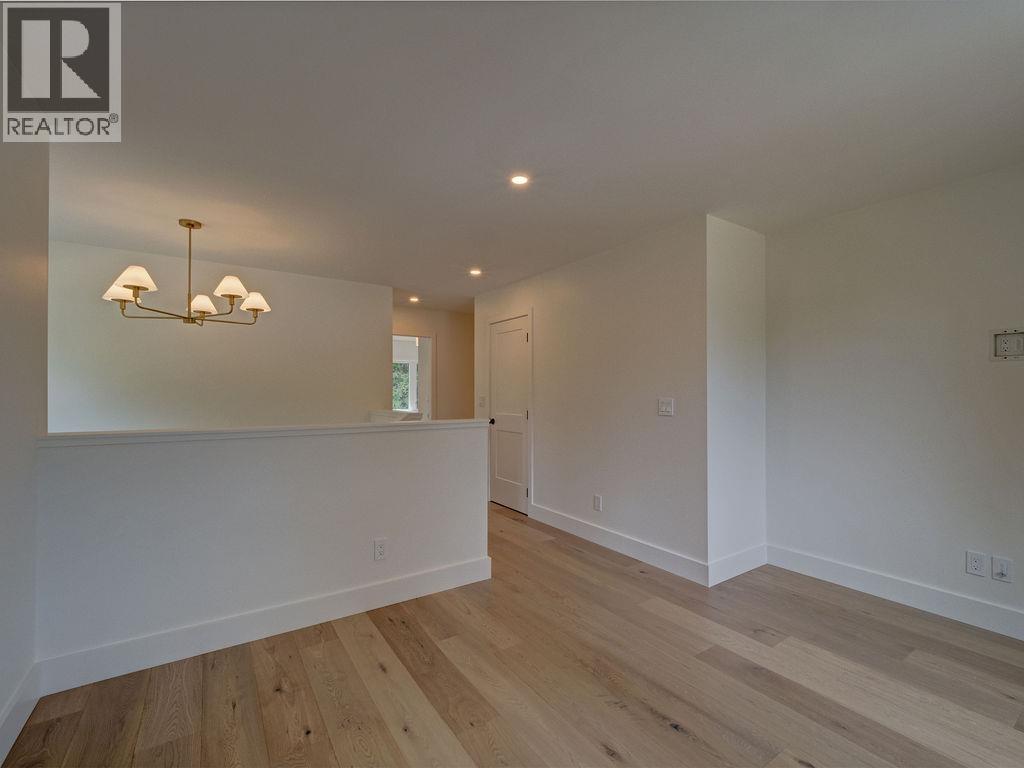 385 SOLAZ PLACE, Gibsons