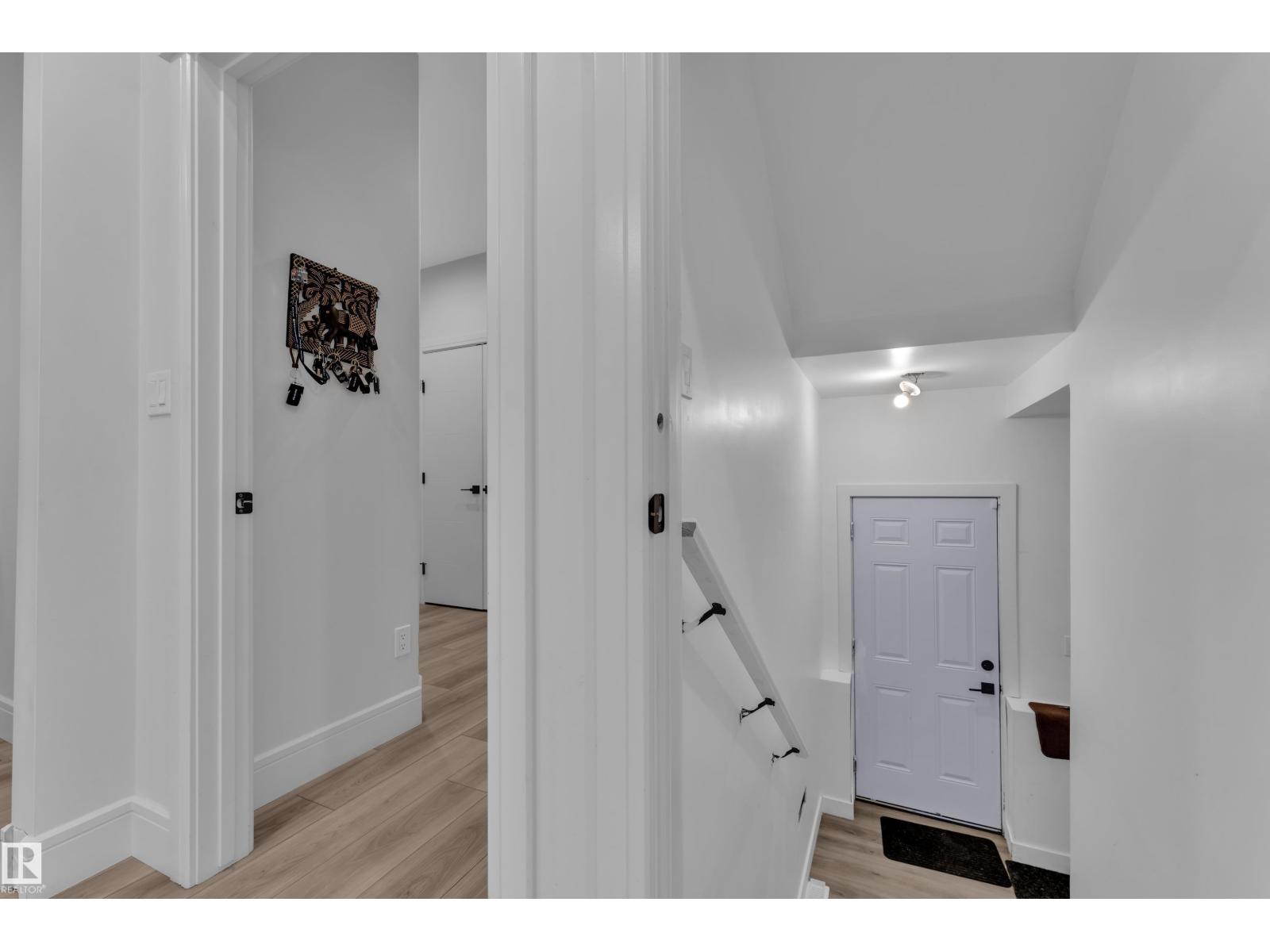 3811 42 AV - Image 37