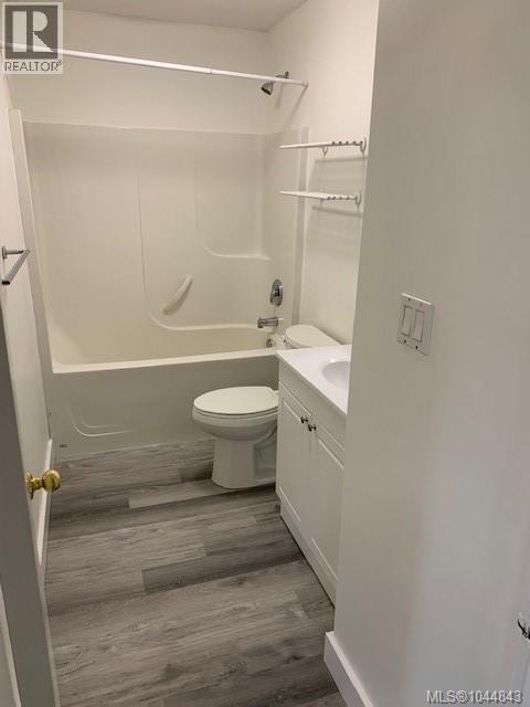 7073 &7075 ISLAND Hwy - Image 24