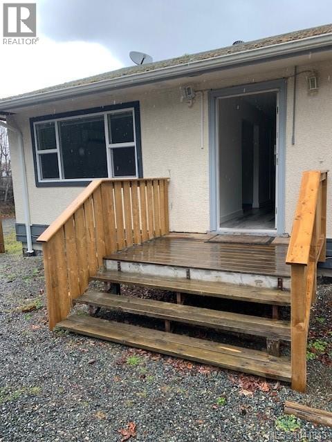 7073 &7075 ISLAND Hwy - Image 17