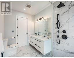 402 Niar Avenue, Mississauga, ON L5G1W3 Photo 25