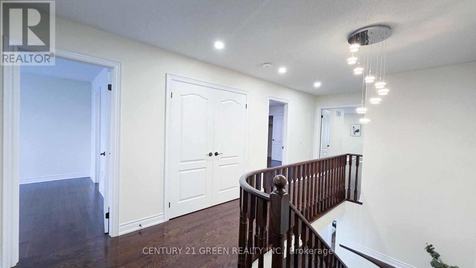61 MAGDALAN CRESCENT - Image 28