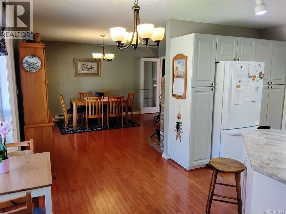 4759 Yellow Point Rd, Ladysmith
