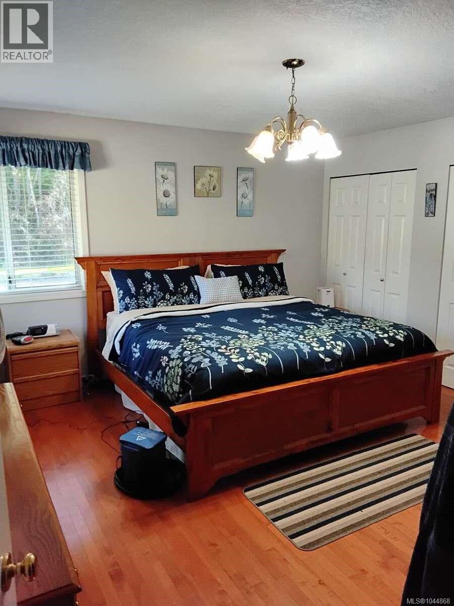 4759 Yellow Point Rd, Ladysmith