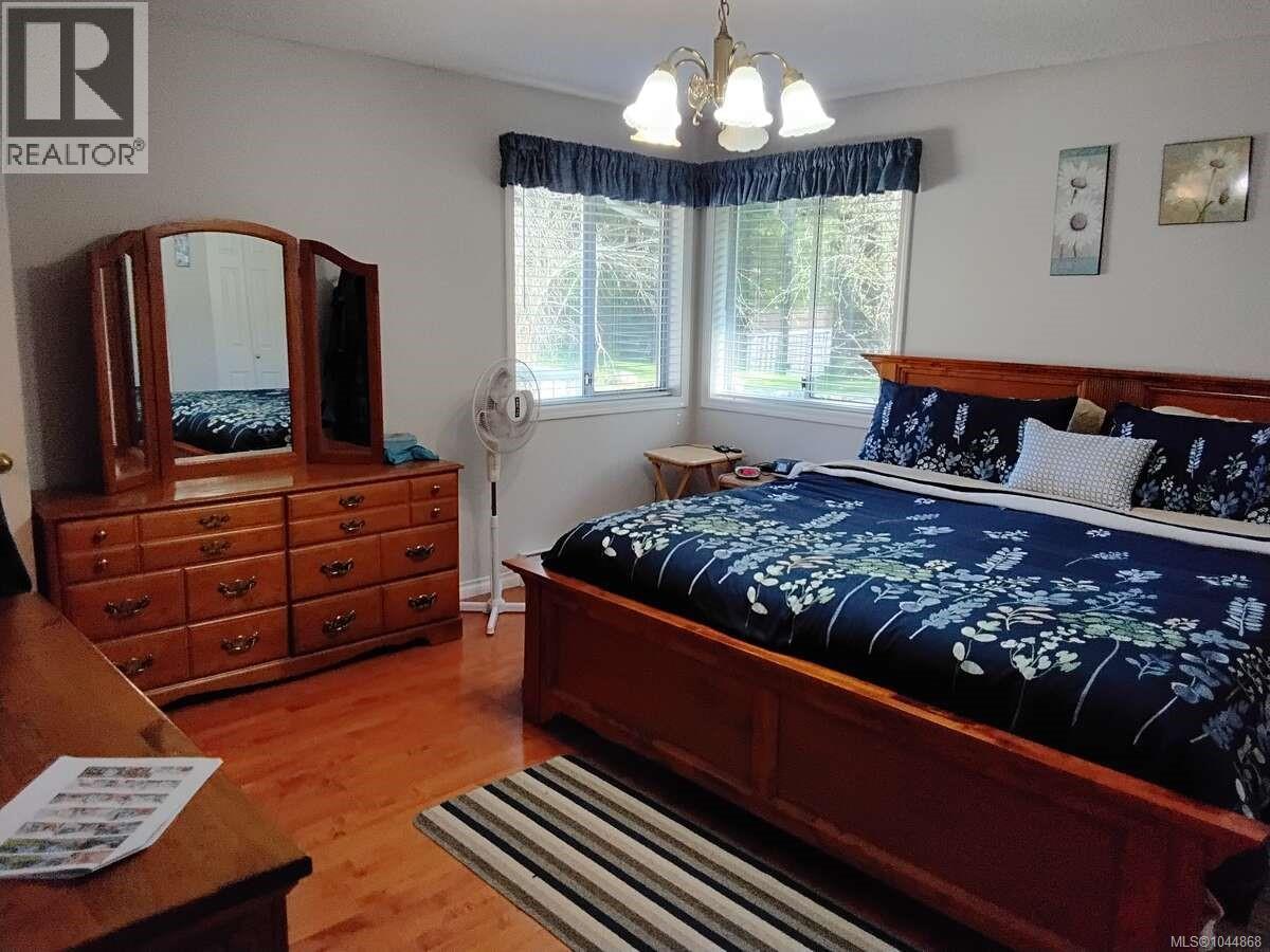 4759 Yellow Point Rd, Ladysmith