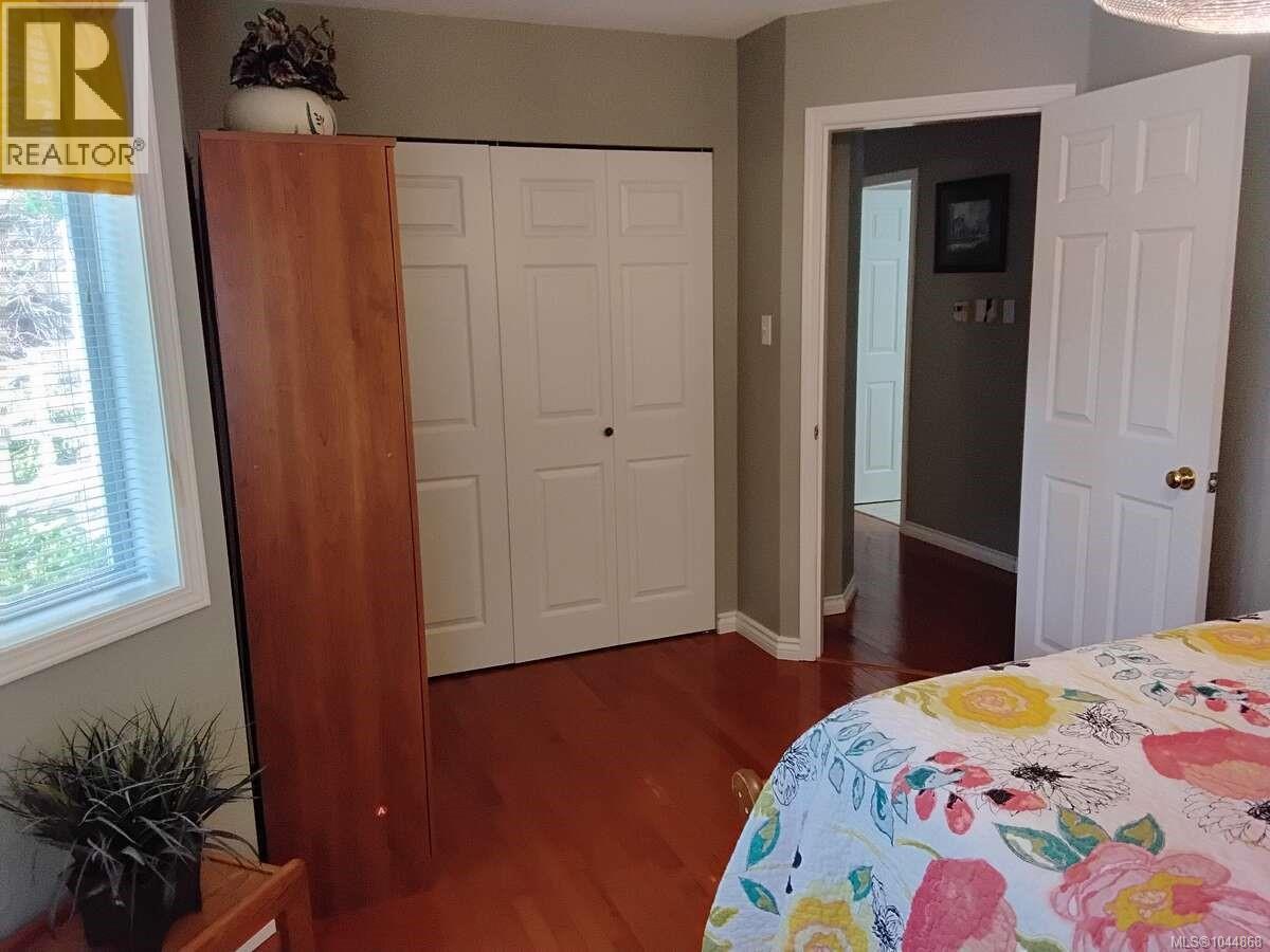 4759 Yellow Point Rd, Ladysmith