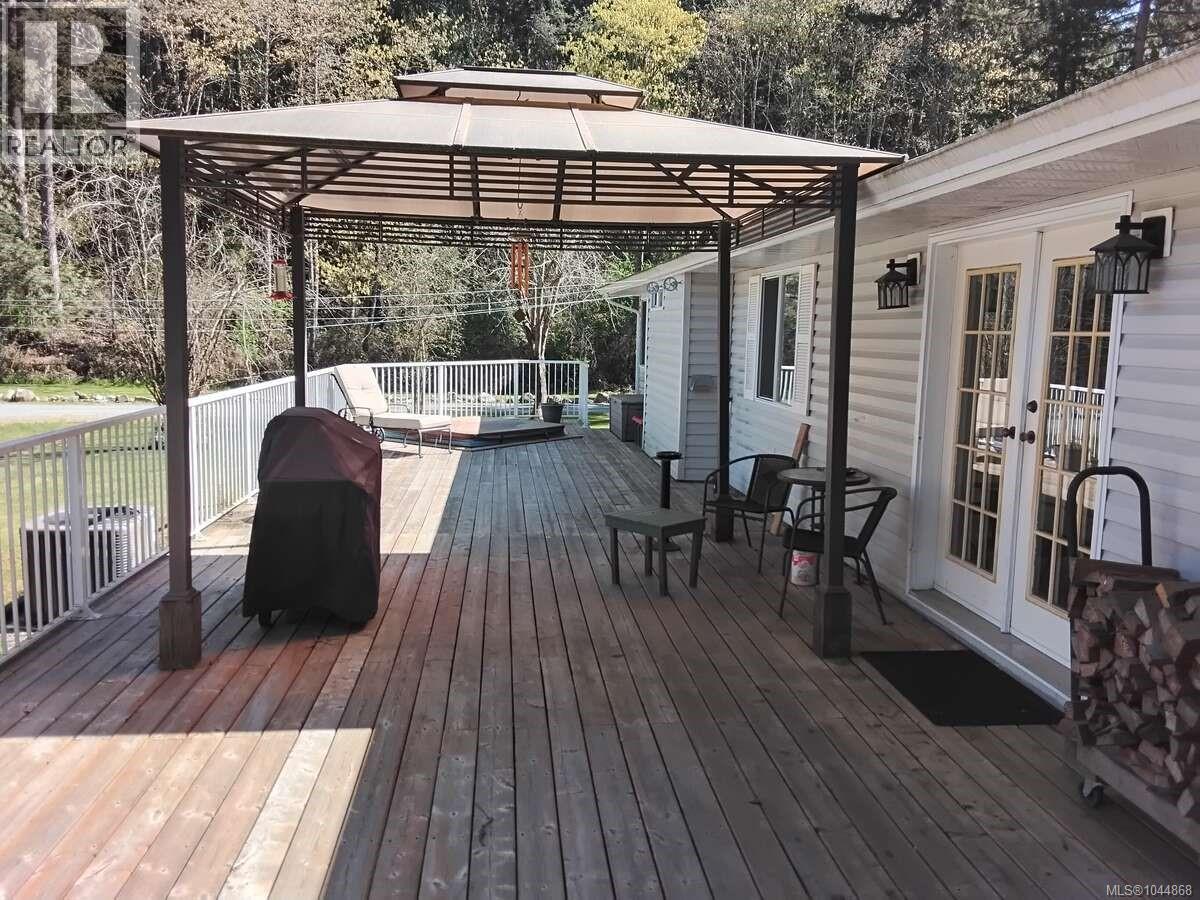 4759 Yellow Point Rd, Ladysmith
