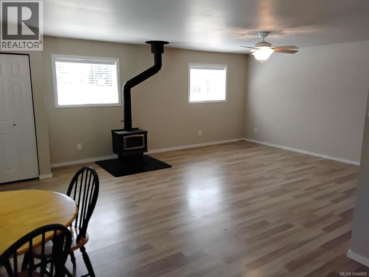 4759 Yellow Point Rd, Ladysmith