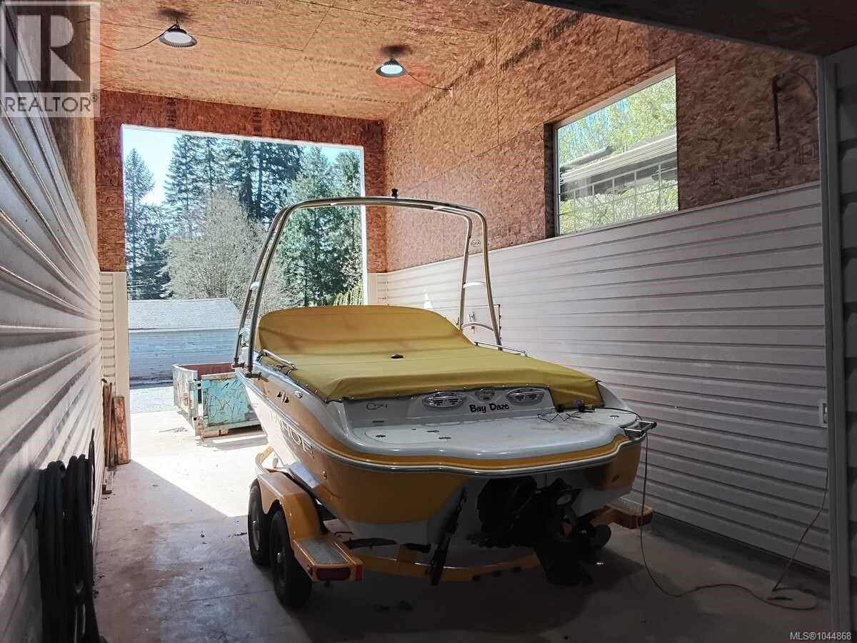 4759 Yellow Point Rd, Ladysmith