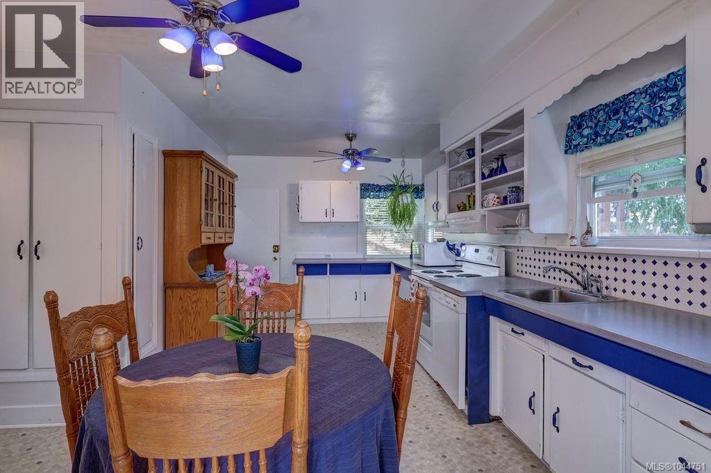 995 Franklyn St - 4